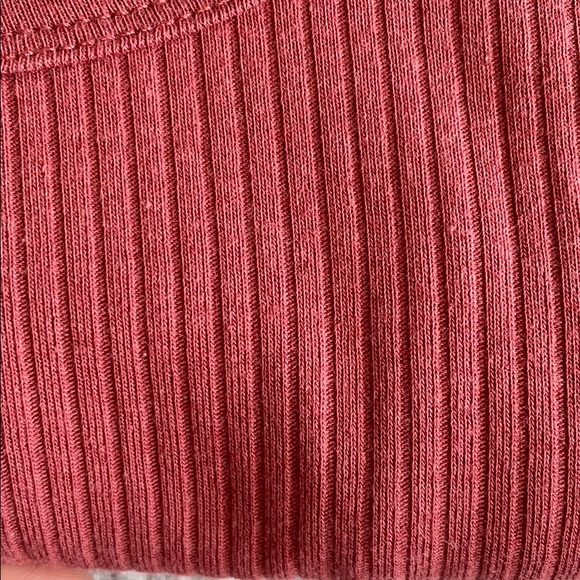 Stretchy longer style shirt - Picture 4 of 4